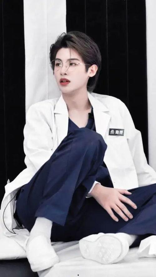 娱乐圈吃瓜直播间黄明昊,娱乐圈吃瓜直播间的焦点人物