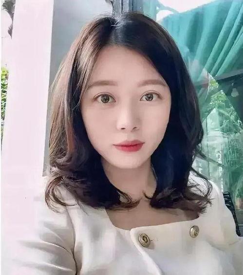 娱乐吃瓜头像女生,揭秘娱乐圈美女吃瓜头像背后的故事